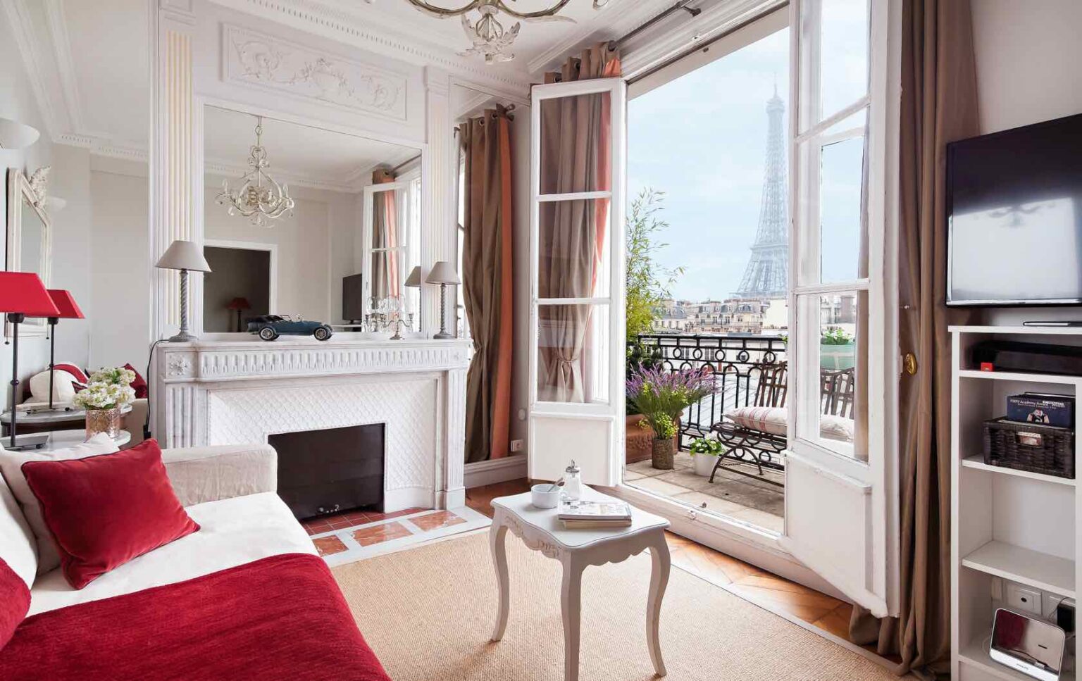 Finding A Dream Apartment In Paris: Margaux And The Seven Year Itch ...