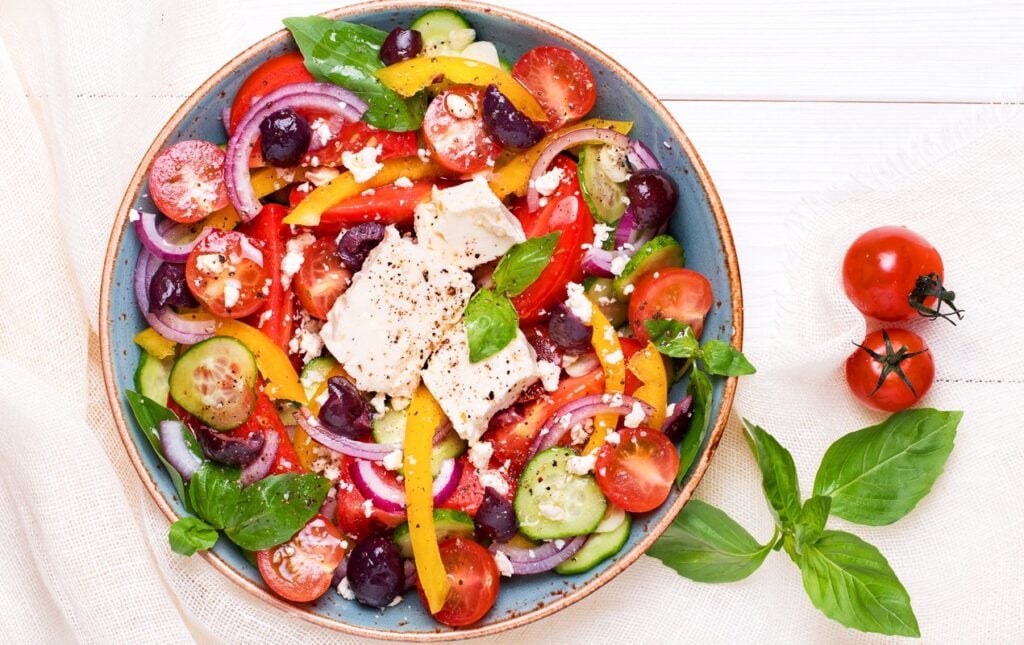 Tomato, Basil & Roasted Pepper Salad with Tender Chicken