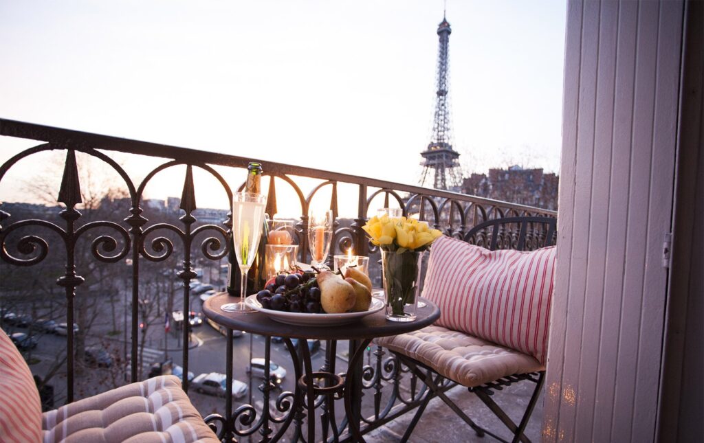 merlot-day-balcony-view