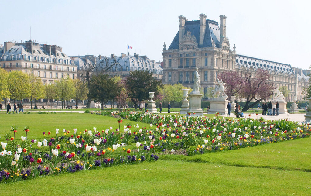 walks in Paris