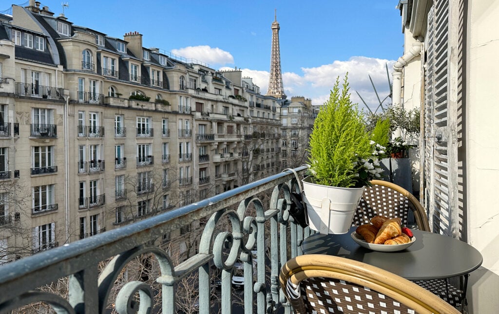 Before & After at the Beautiful Beaux Rêves Apartment in Paris - Paris ...