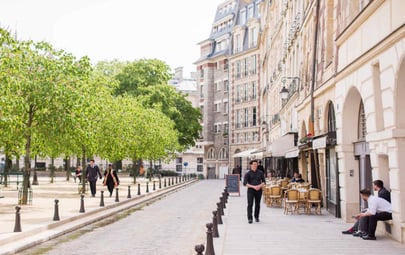 Welcome to La Place Dauphine – the Finest Address in Paris!