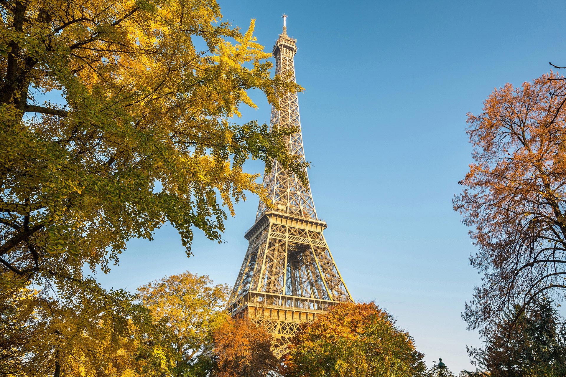 Eiffel Tower view 1 bedroom Long Term Paris vacation rental