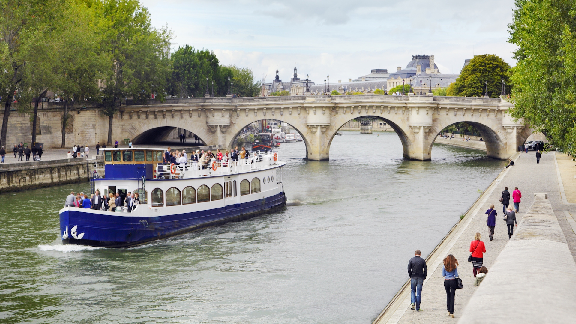 Getting Around Paris From Place Dauphine